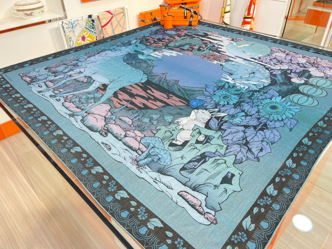 Большой двусторонний бархатный шарф Hermes - 140 см