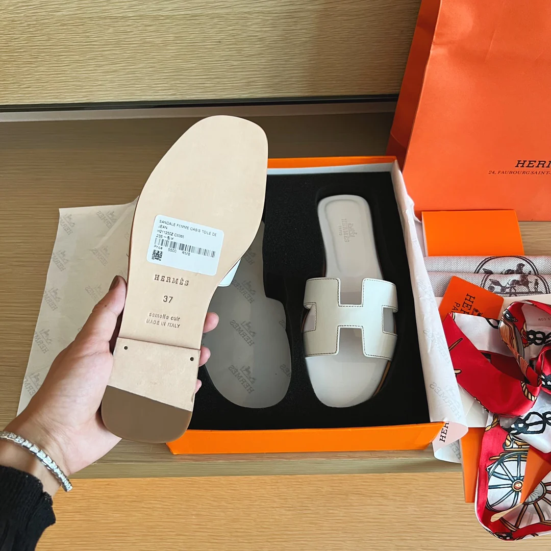 Сандалии Hermes на плоской подошве - верх из однотонной кожи - подошва, полностью закрывающая стопу - 2