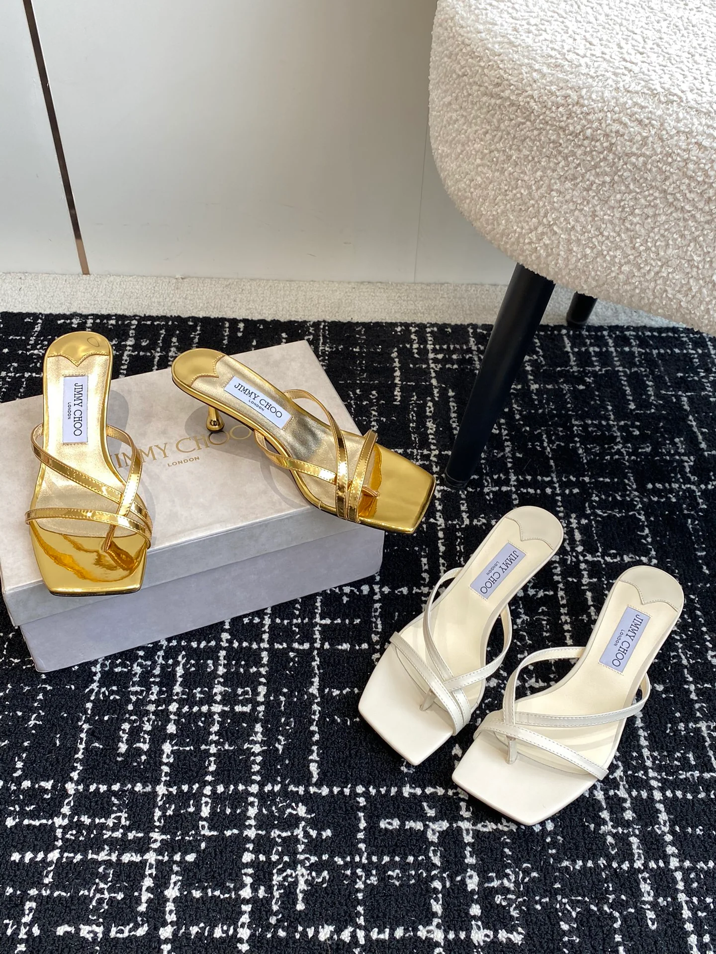 Туфли на каблуке в форме капли с квадратным носком от JC, коллекция 2024 года — изображение.