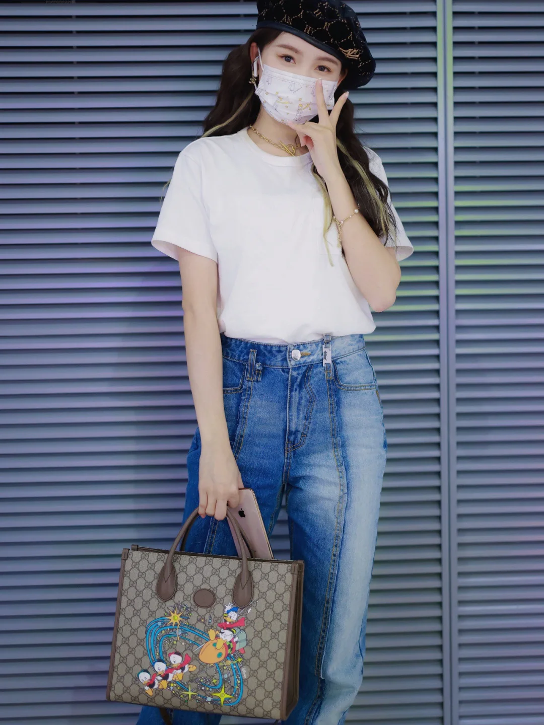 Маленькая сумка для покупок Gucci с изображением Дональда Дака