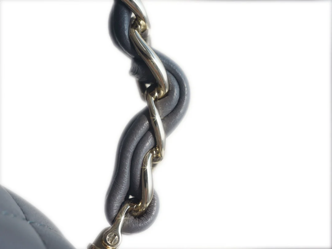 Chanel - Новая гармошка с ручкой, украшенной стразами - Серая