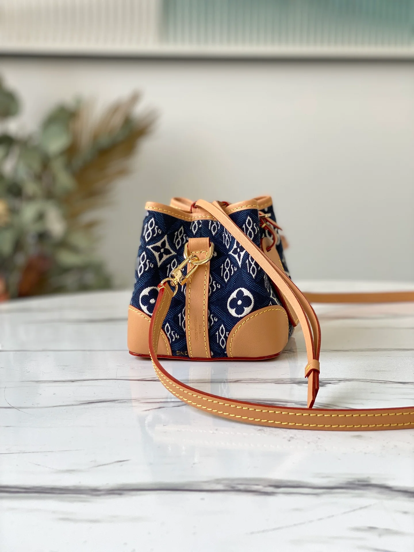 lv-m57447-noe-purse-bucket bag