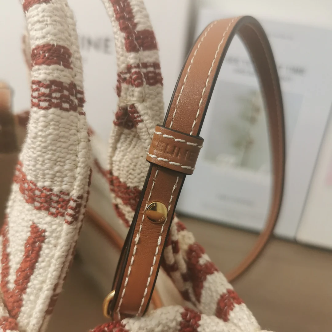 Сумка-шоппер Celine Cabas Thais, маленькая, красная (из махровой ткани)