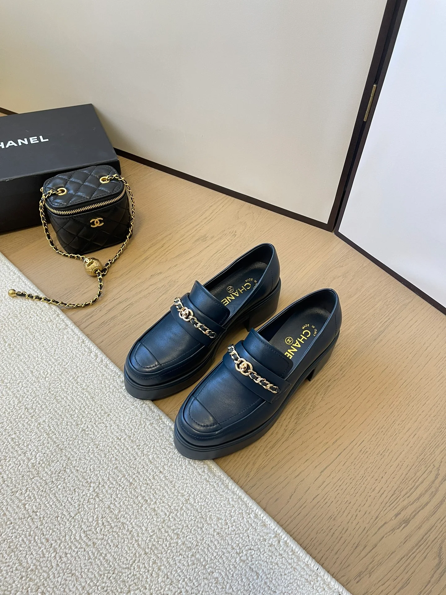 Лоферы Chanel 2024 - черные