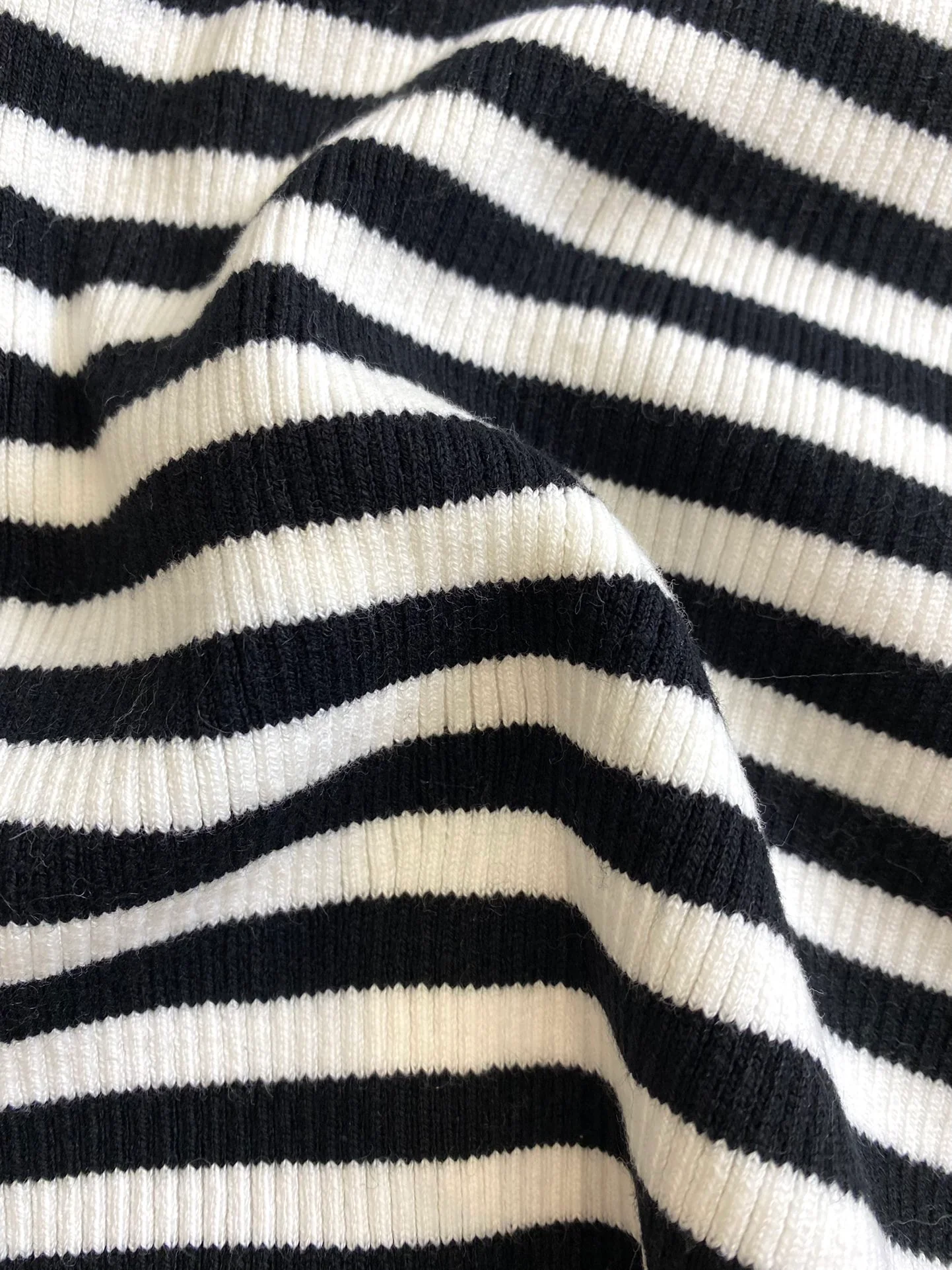 Вязаный жилет Celine-2404 ?Ранняя весна?, новинка, черный.