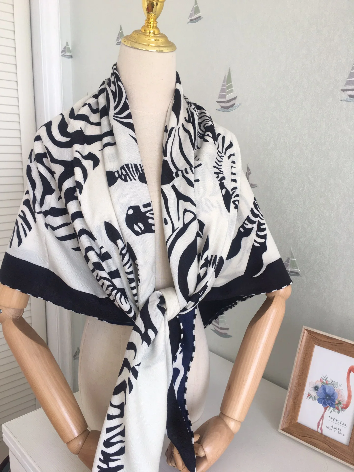 Большой двусторонний шарф Hermes - 136 см - 30 см - Шелк 70 г - Шерсть 10 г