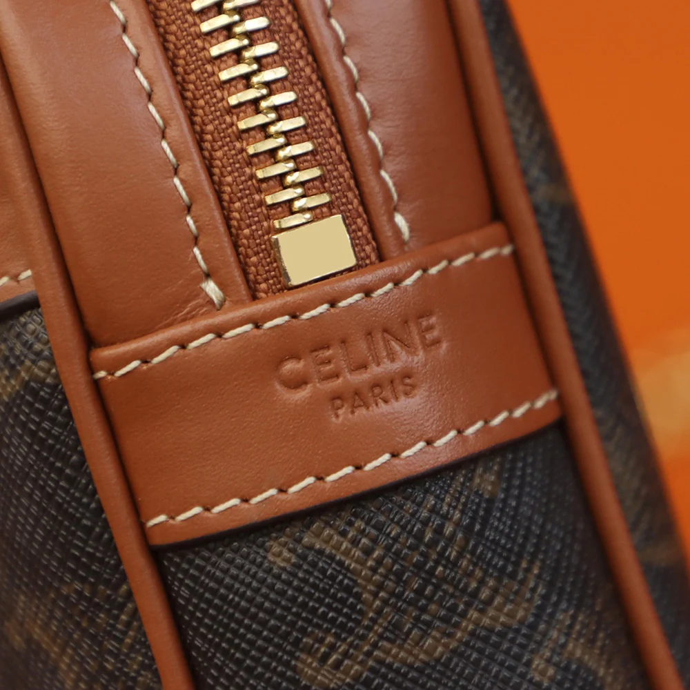 Сумка для фотоаппарата Celine Patapans Triomphe Classic Monogram через плечо