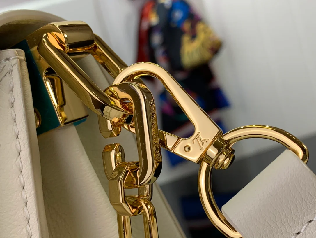 m25209-LV-dauphine-soft crossbody bag-white