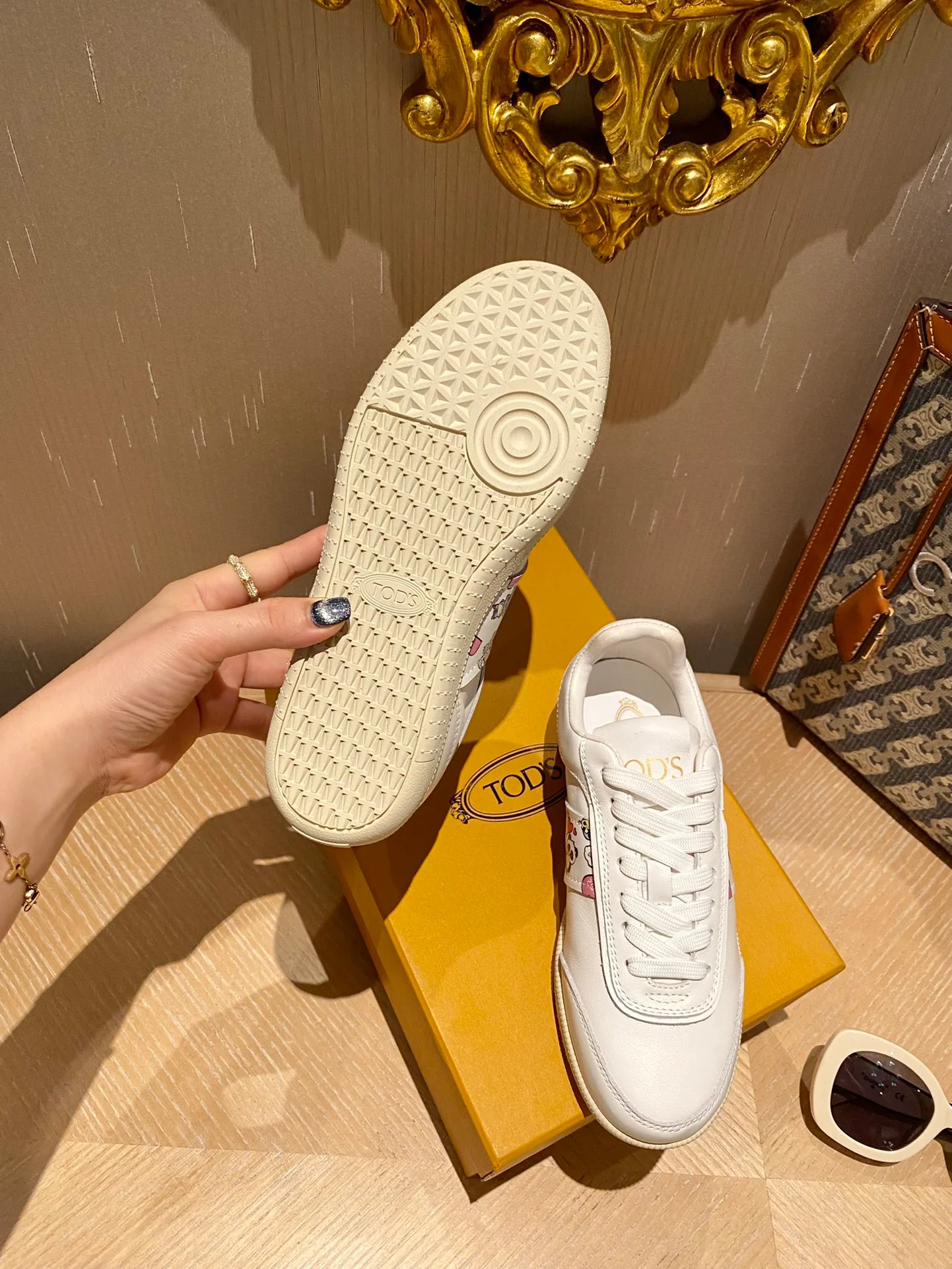 Кроссовки Tods - белые - с мультяшным рисунком - повседневная обувь