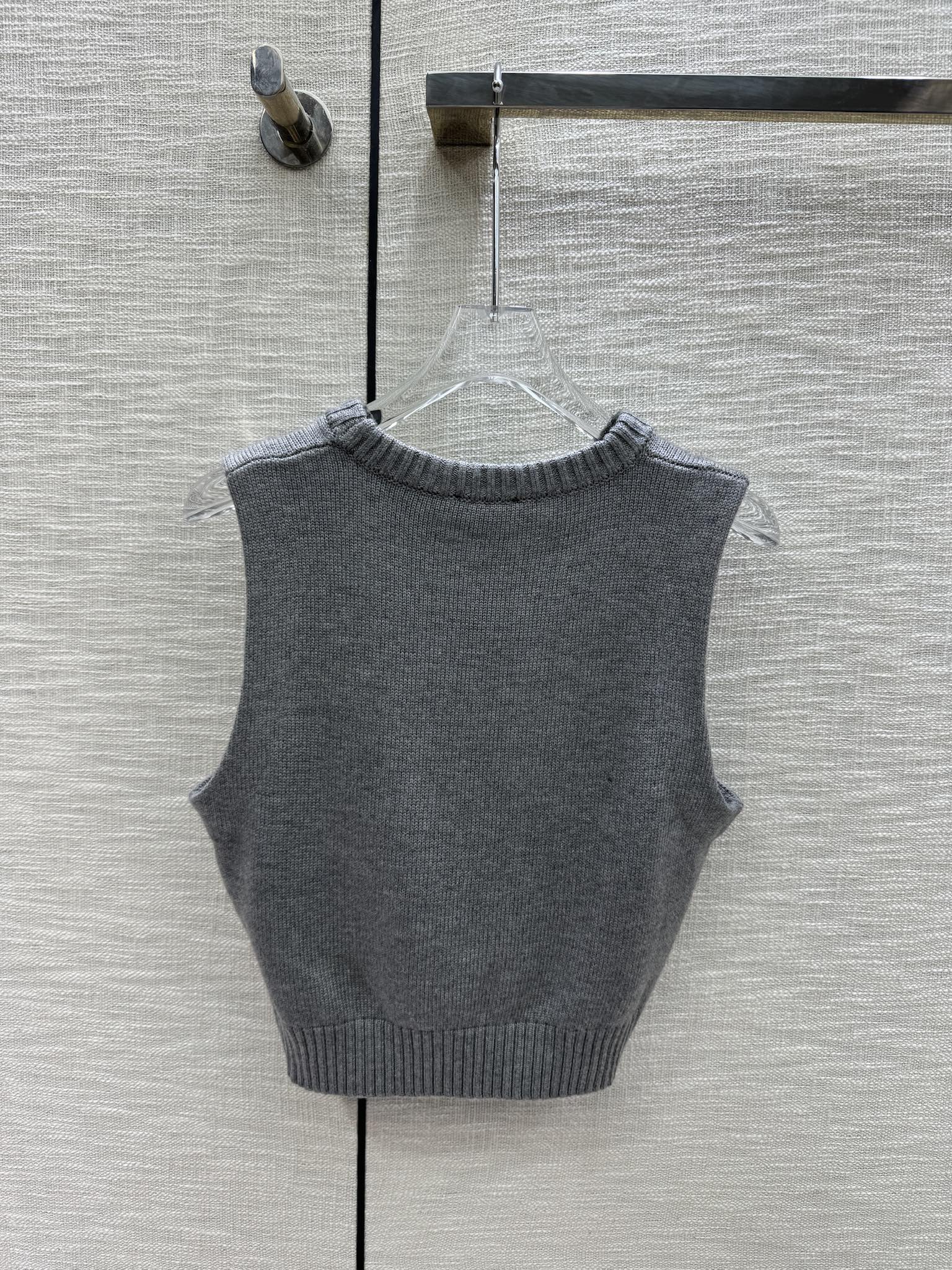 Вязаный жилет Chanel 2403 Double C - серый