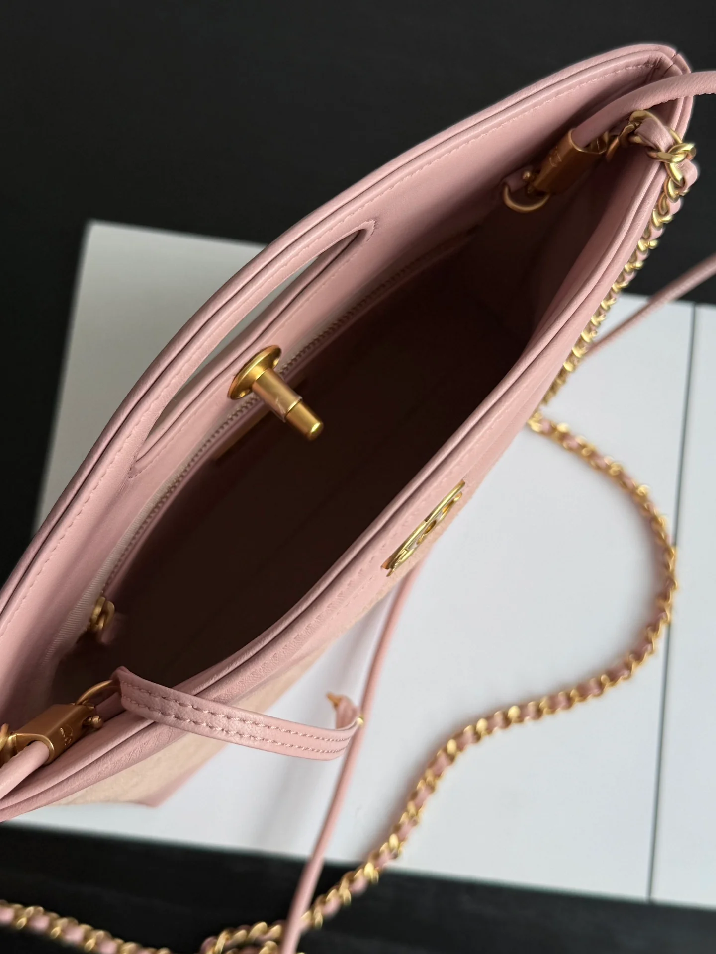 Мини-сумка Chanel 25 пенсов, 31 шт., замшевая, розовая.