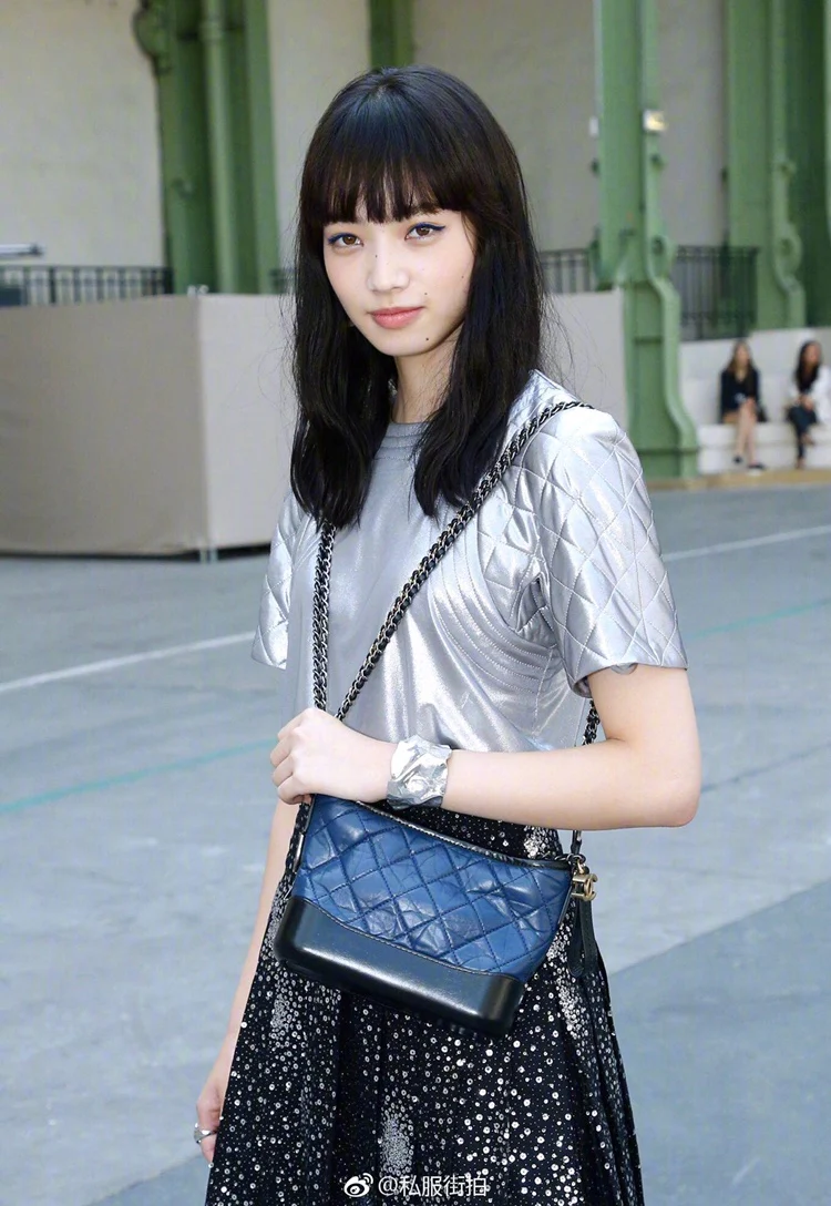 Маленькая сумка-хобо Chanel — изображение из интернета (для справки)