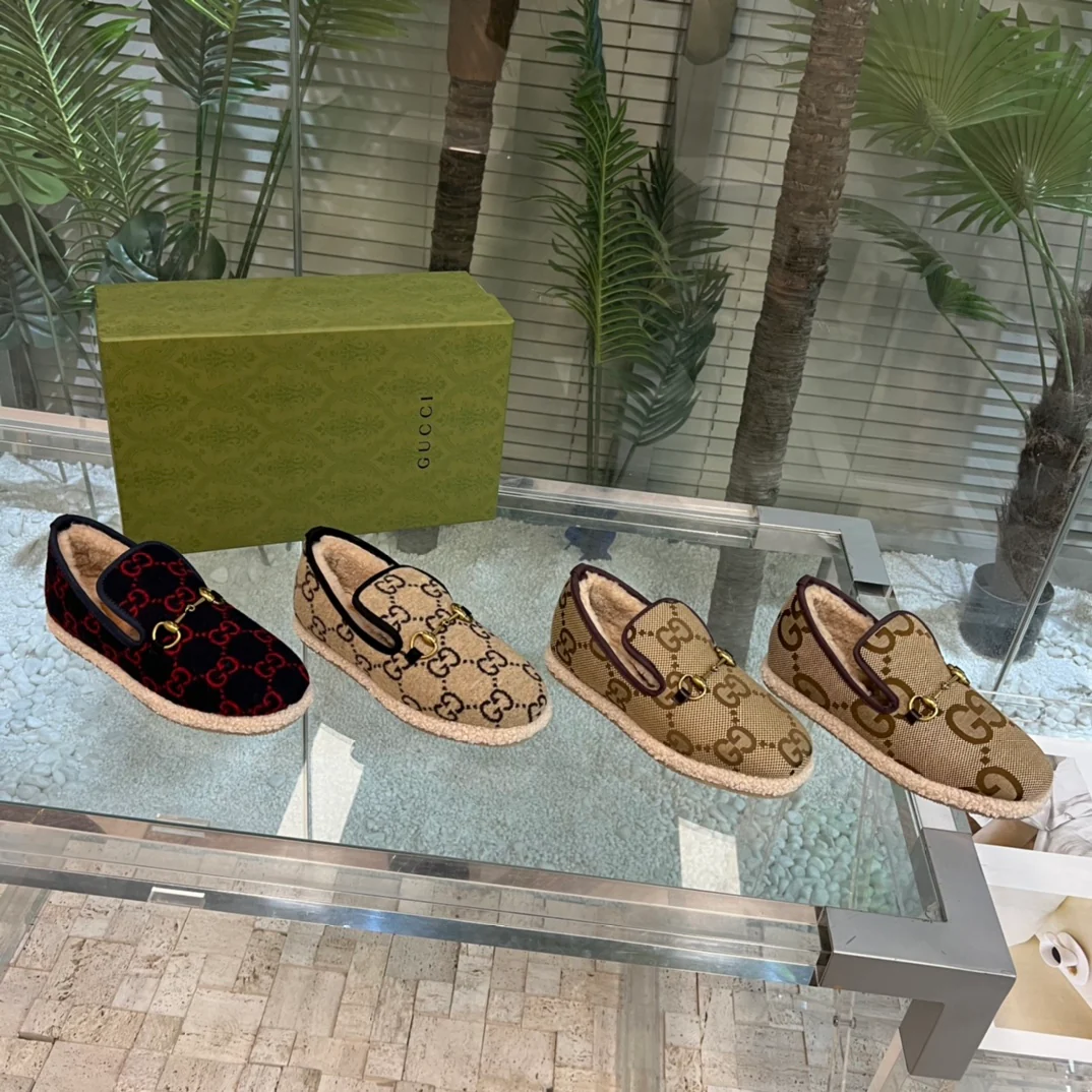 Новинка сезона осень/зима 2022 от Gucci - Теплые пушистые балетки - Черные