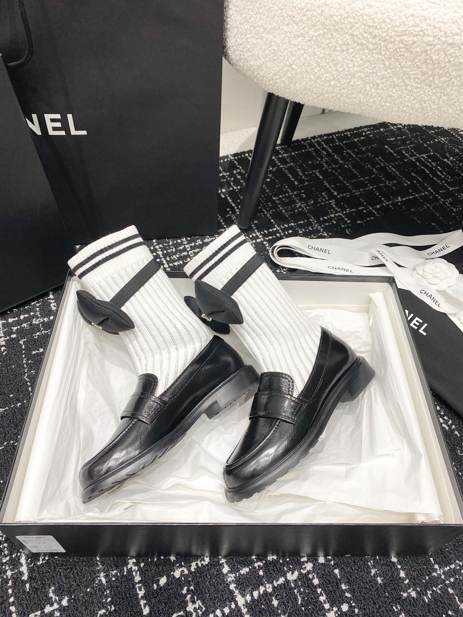 Лоферы Chanel 2024 в стиле 