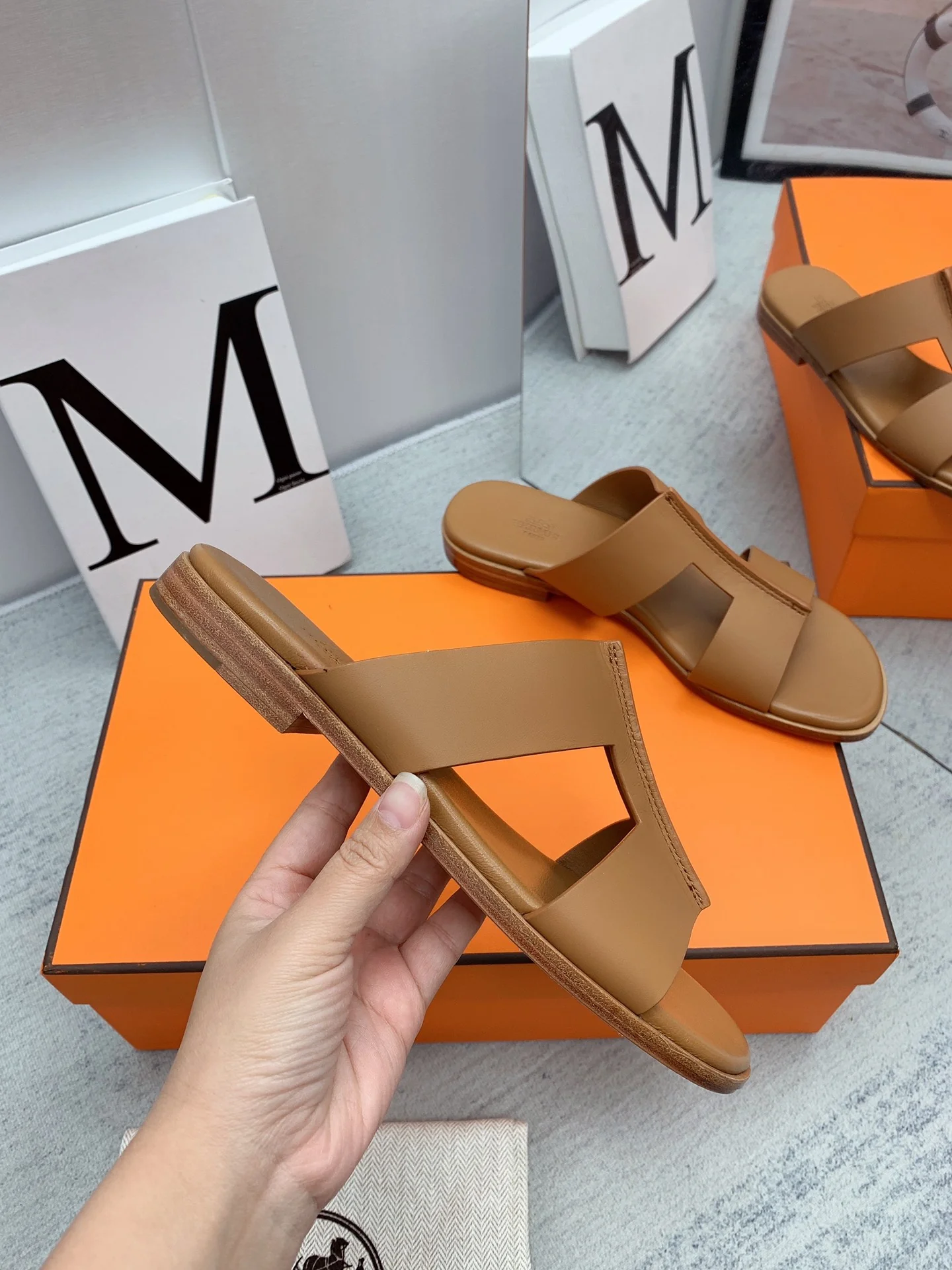 Hermes - Новинка сезона осень/зима 2022 - Домашние тапочки