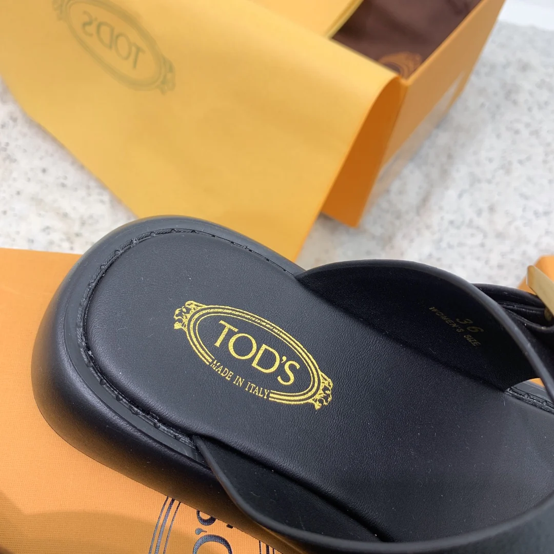 Сандалии/тапочки на платформе Tods весна/лето 2022 - 1