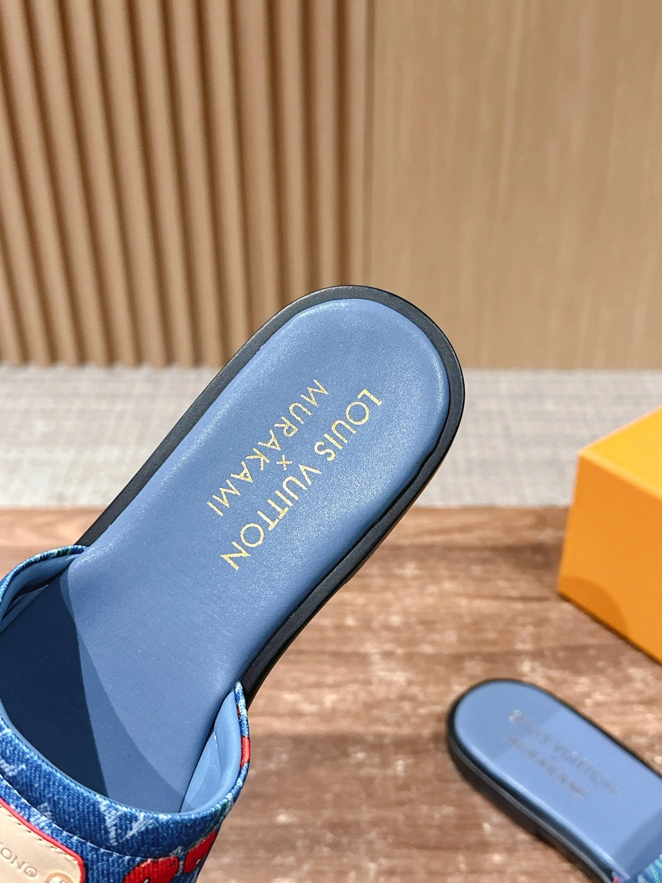 LV - Сандалии на плоской подошве из ретро-серии Такаши Мураками - Синие