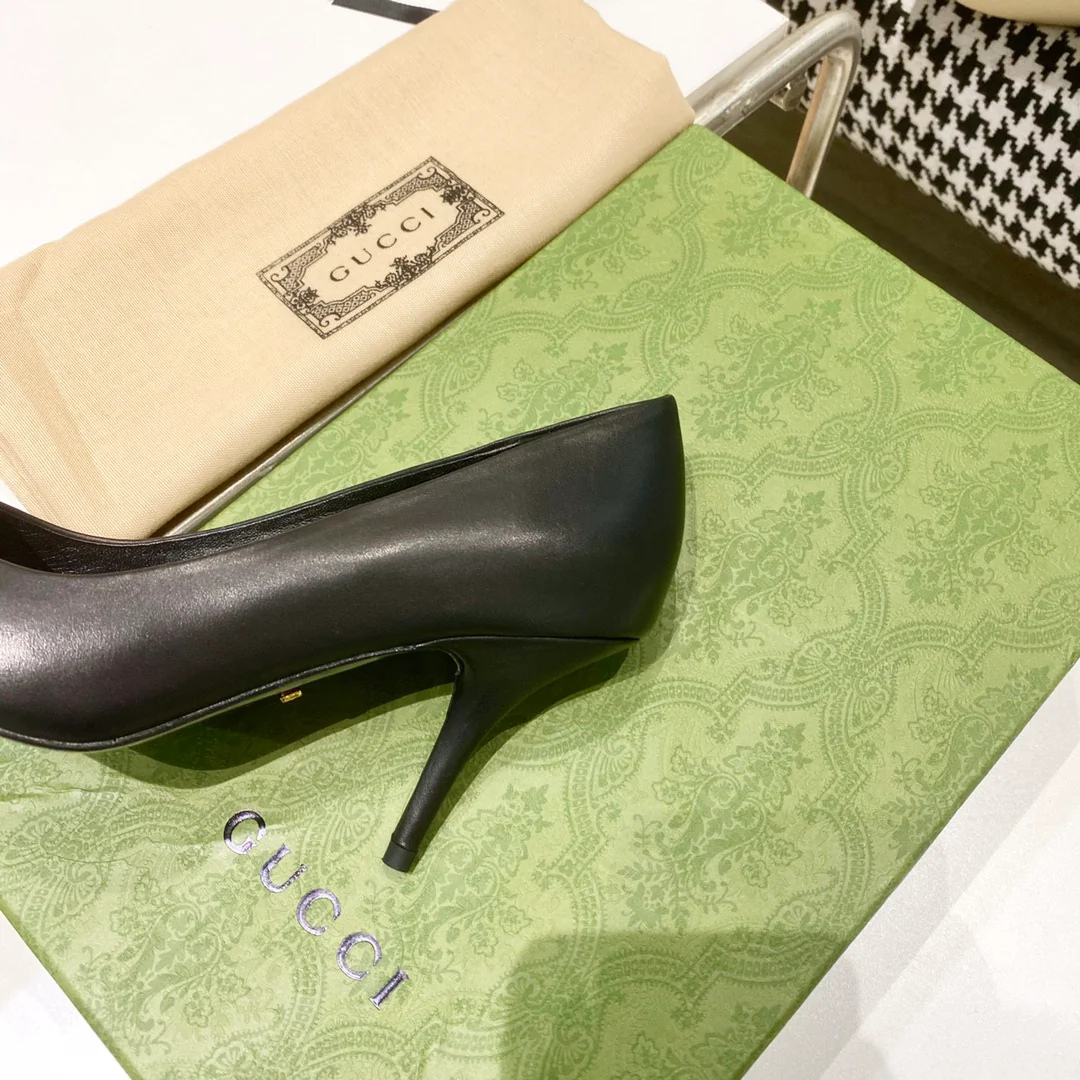 Туфли на высоком каблуке с острым носком Gucci, коллекция ?Ранняя весна 2022? - 1