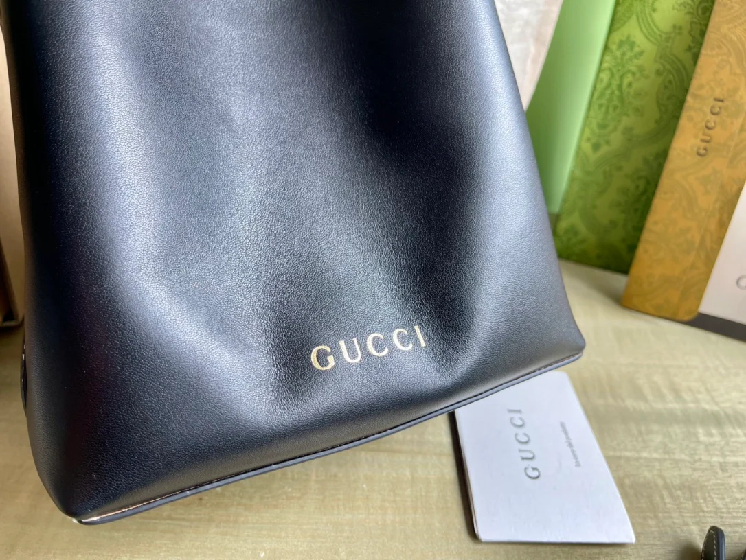 Мини-сумка-ведро Gucci 2025 из гладкой кожи - черная
