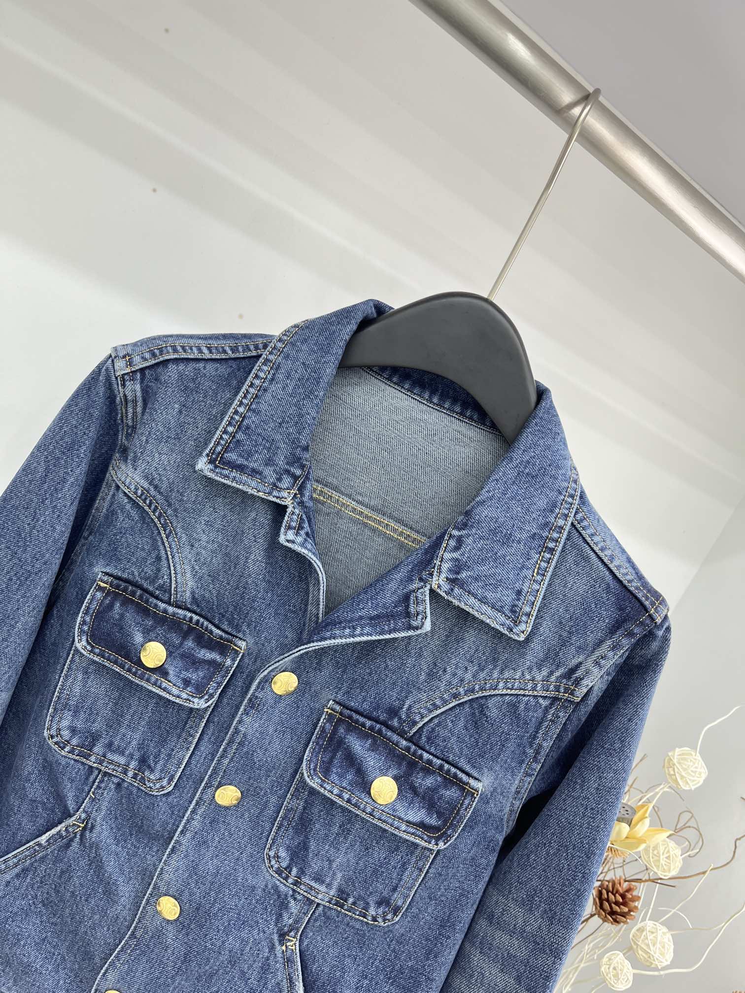 Классическая джинсовая куртка Celine 2404