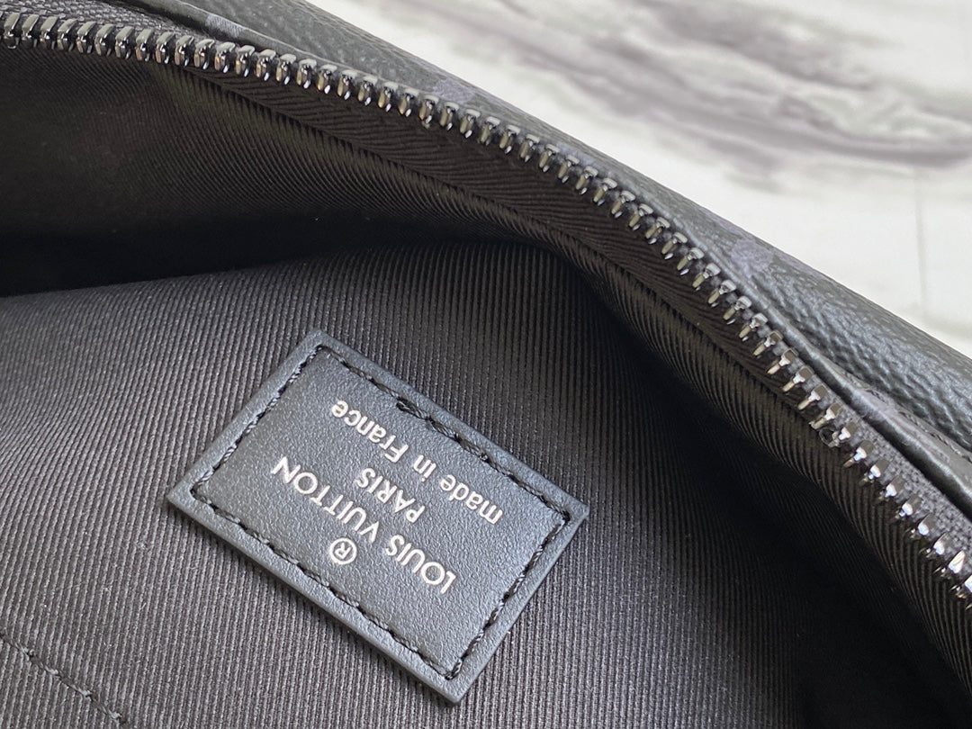 lv-m45585-steamer-messenger bag