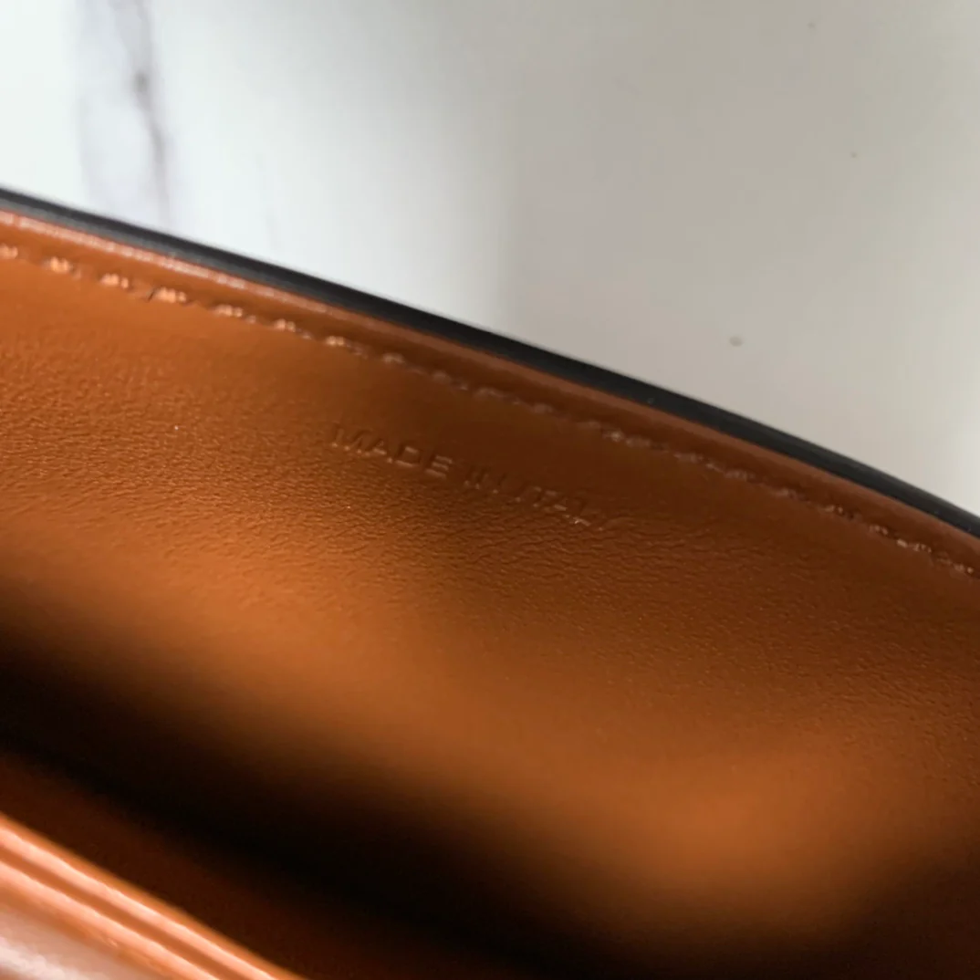 Celine - Новая благотворительная акция ?Триумфальная арка? 2022 года - для подростков