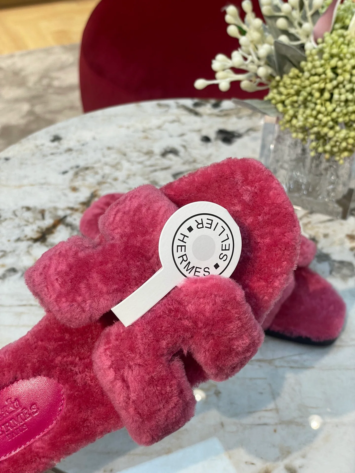 Новинка сезона осень/зима 2022 от Hermes - Меховые тапочки - Розовые