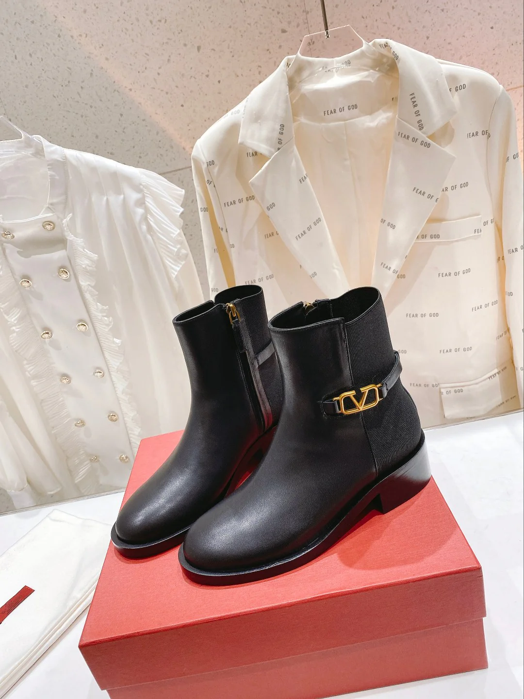 Valentino - Ботильоны на низком каблуке - Черные