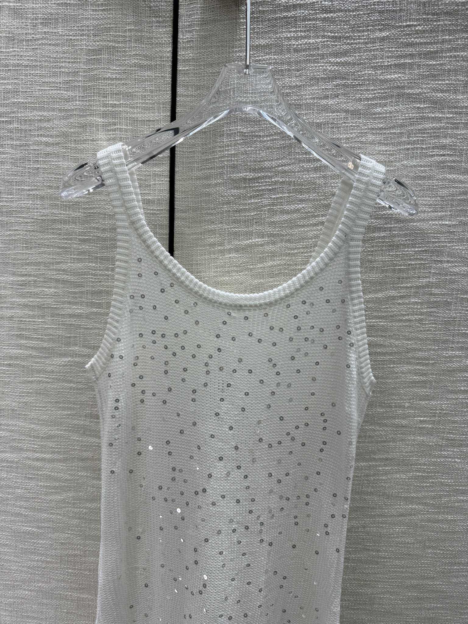 Вязаное платье-жилет Celine 2404 с пайетками - белое