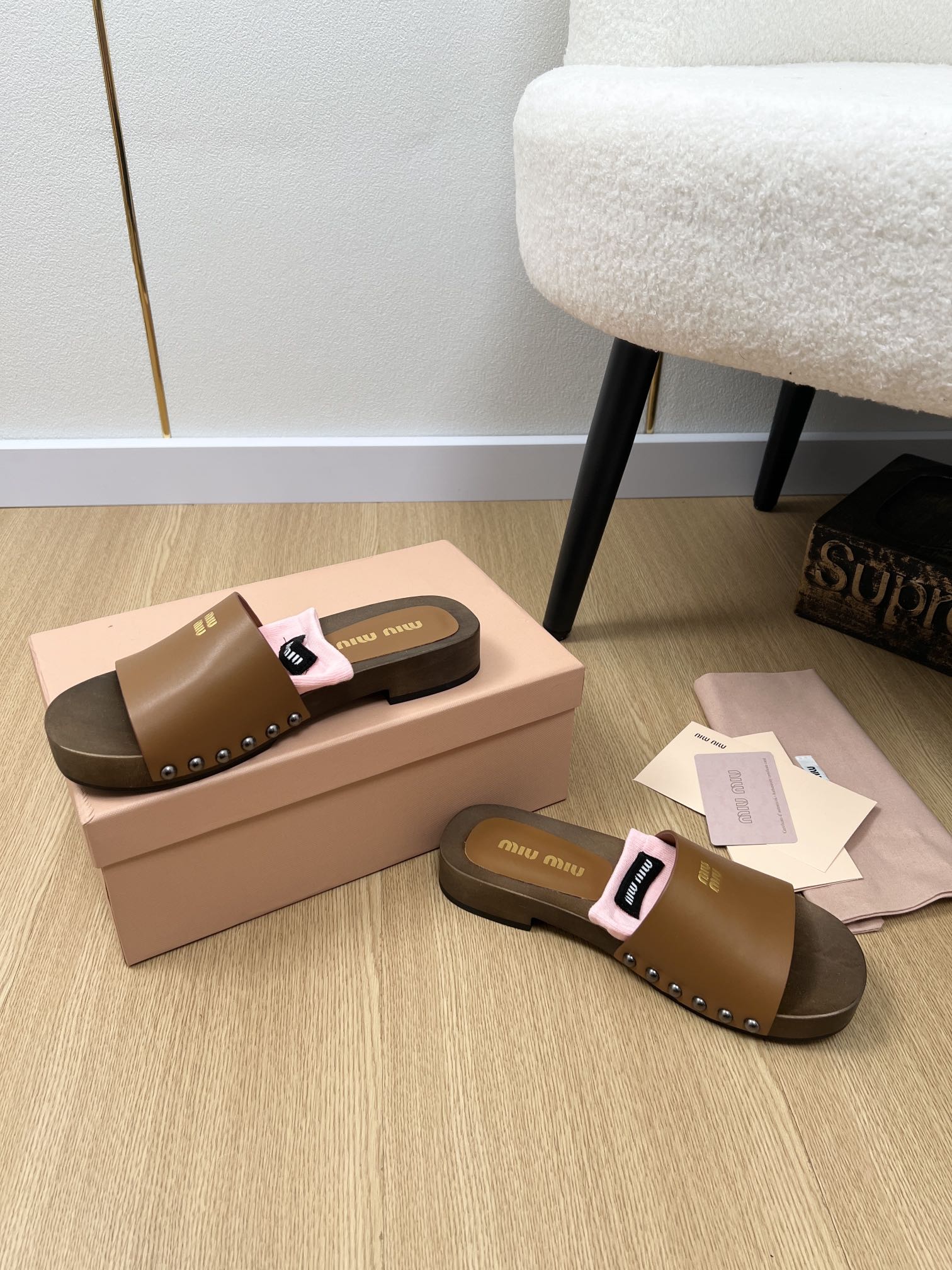 Деревянные тапочки Miu Miu 2024 - Кофе