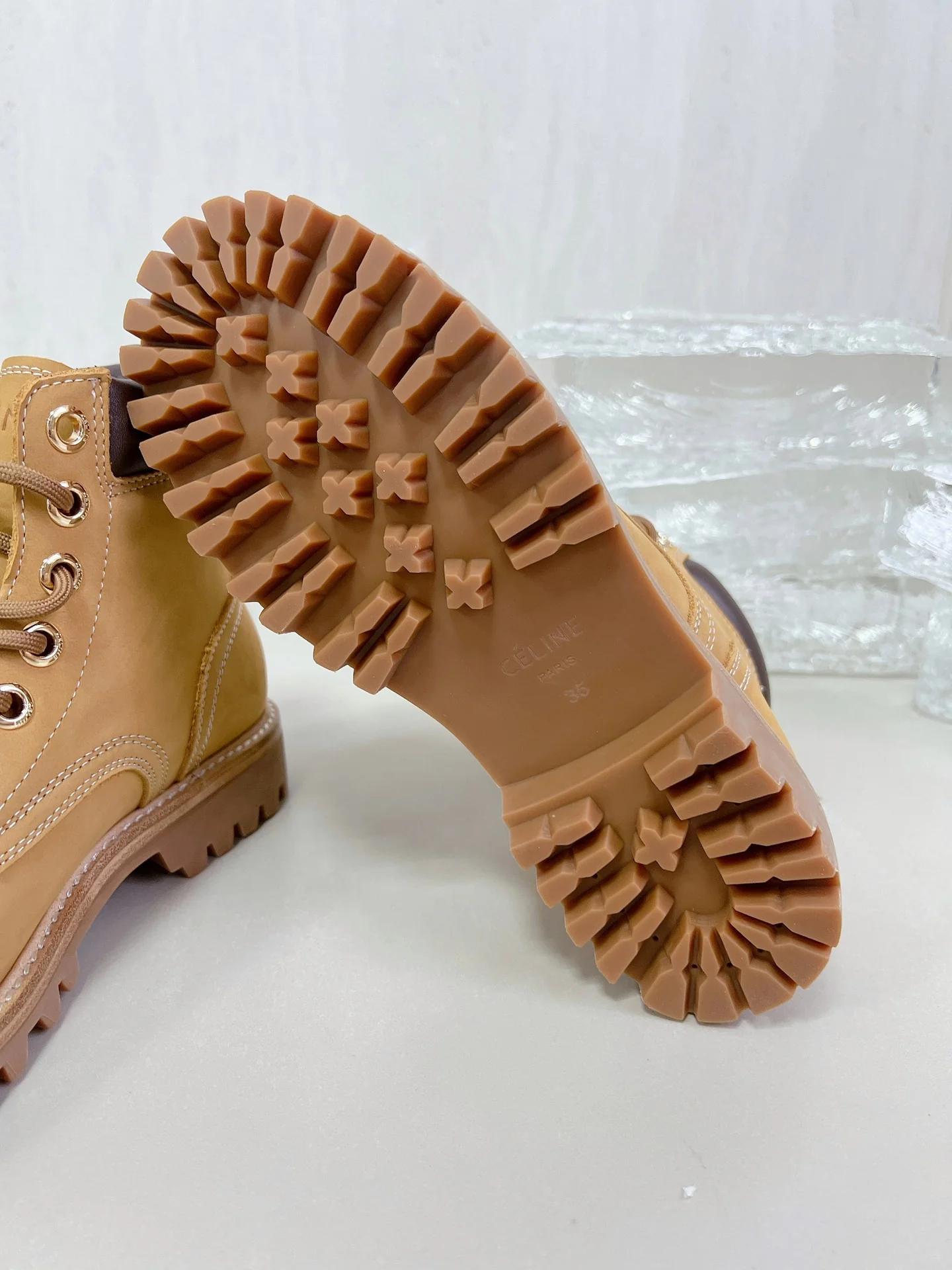 Ботинки Celine 22aw Classic Dr. Martens