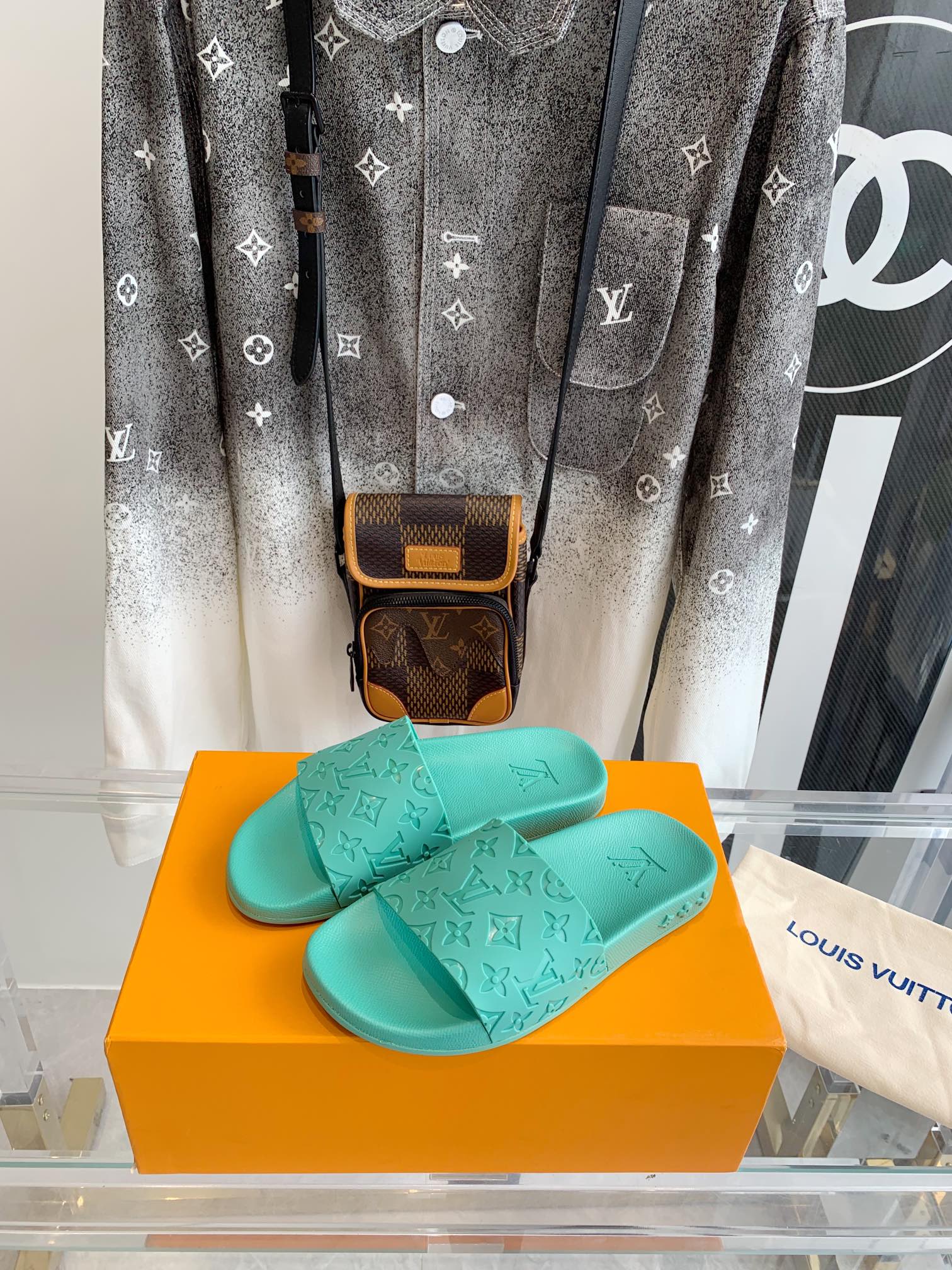 Зеленые тапочки LV-Tiffany