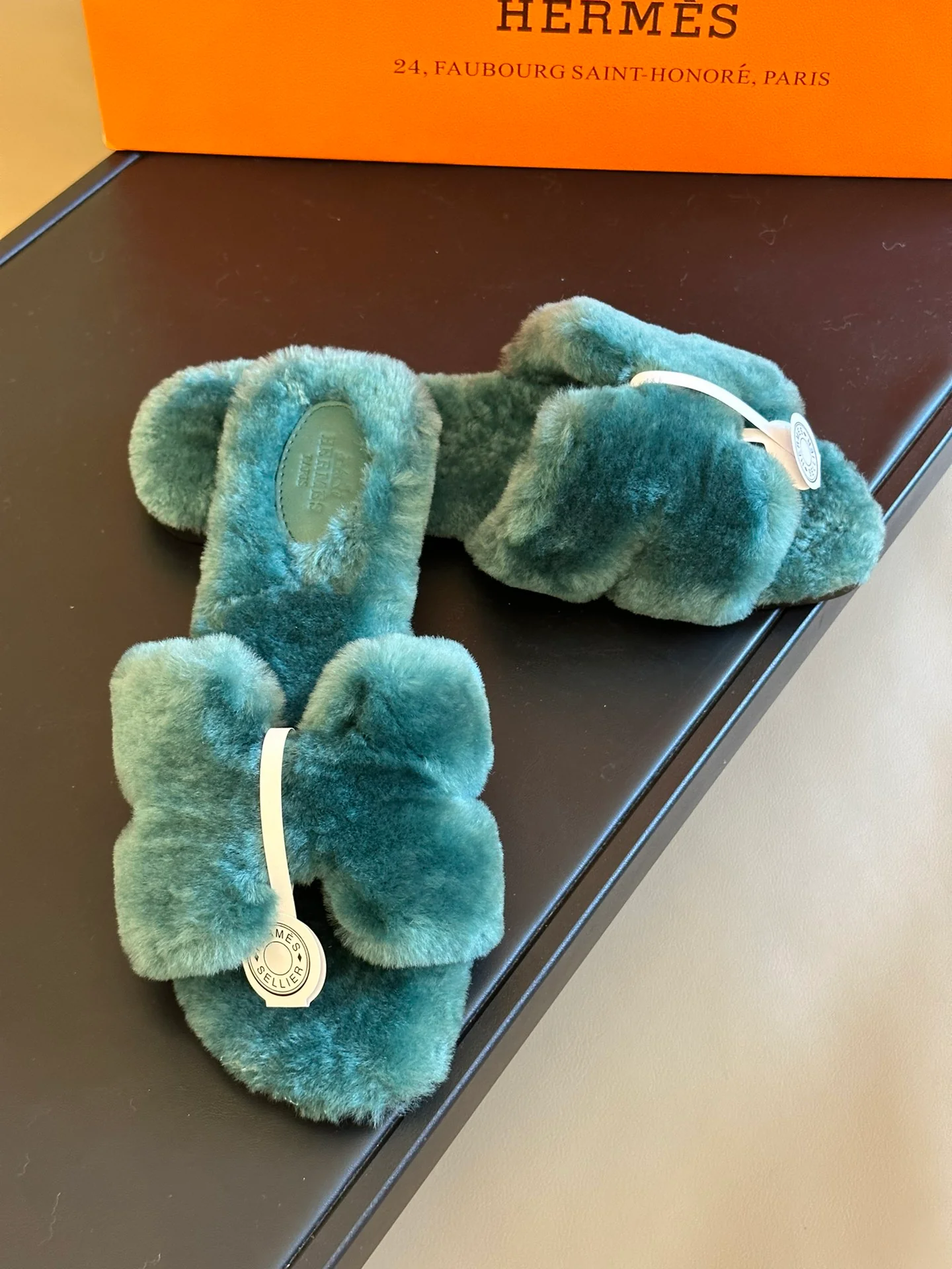 Шерстяные тапочки Hermes 2024 года - зеленые