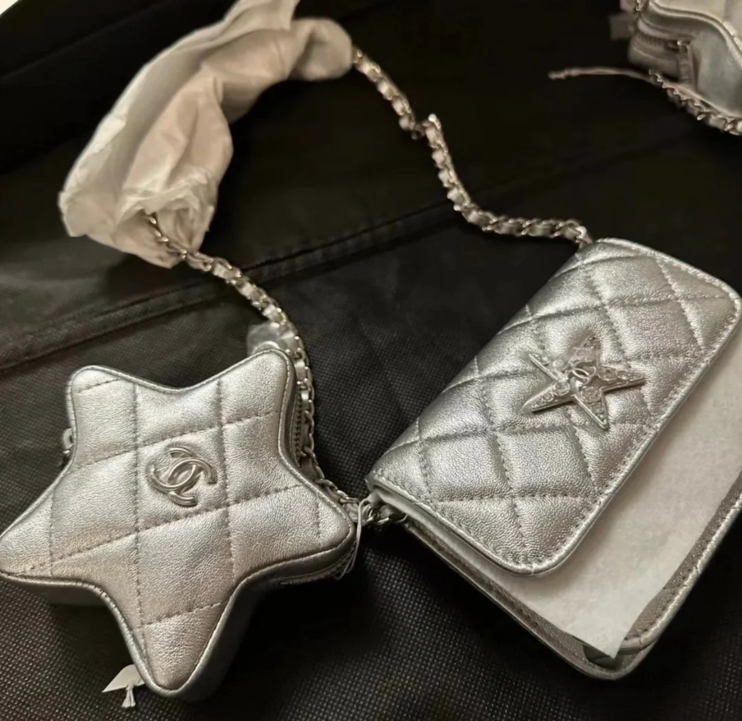 Новинка весны/лета от Chanel - Мини-сумка через плечо Chanel 24c - Серебристая