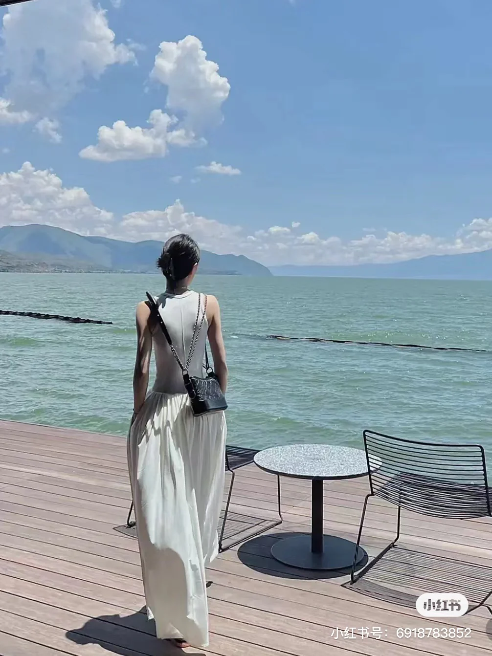 Маленькая сумка-хобо Chanel Garbielle - черная