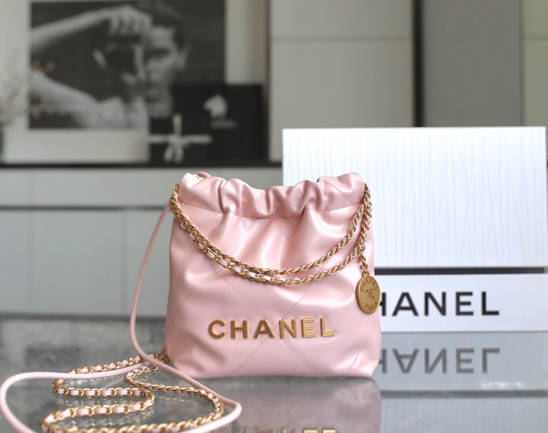 Новинка сезона весна/лето 2023 от Chanel - сумка 22 - мини - розовая