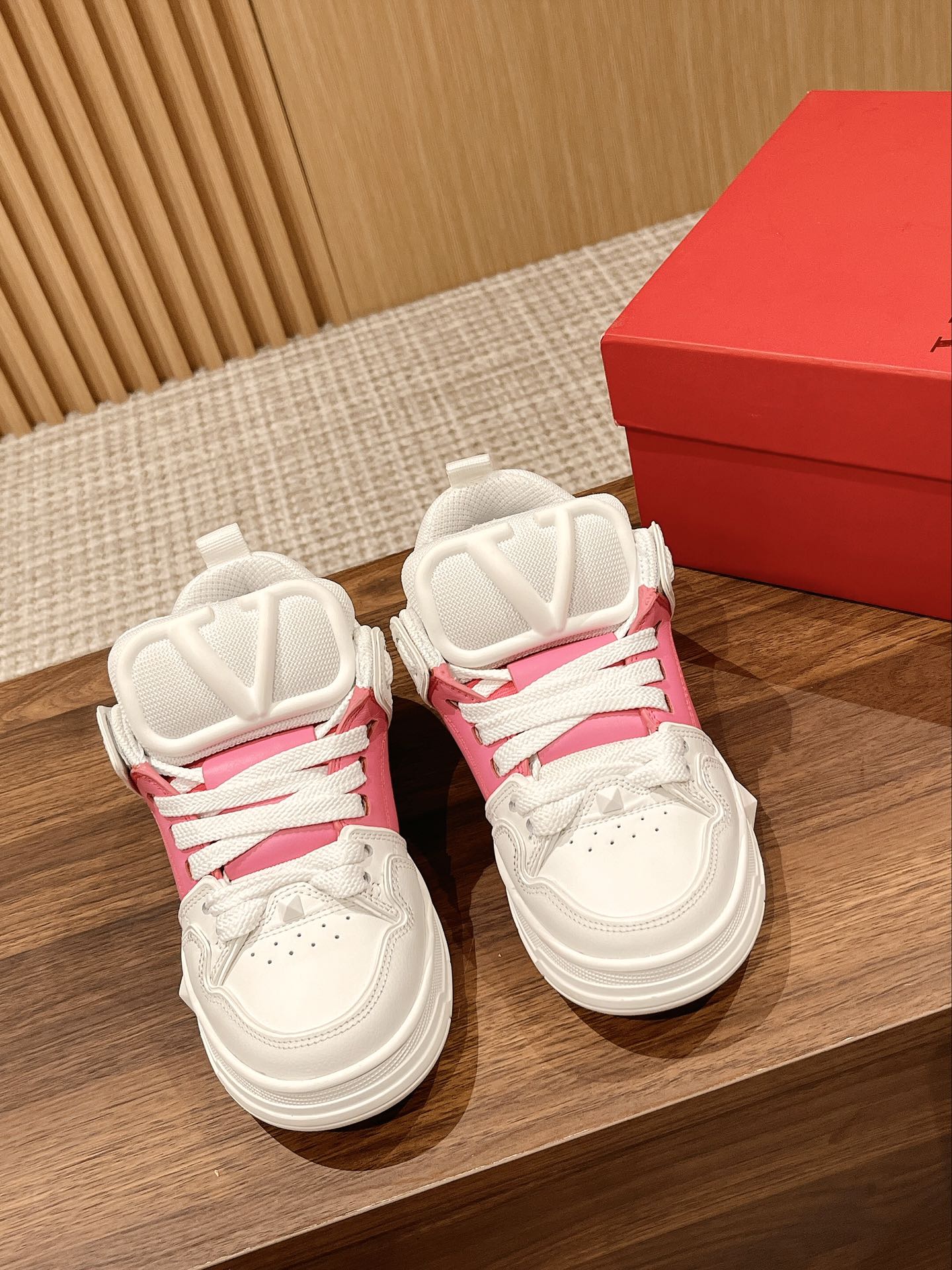 Скейтбордные кроссовки Valentino/обувь Puff - белые и розовые