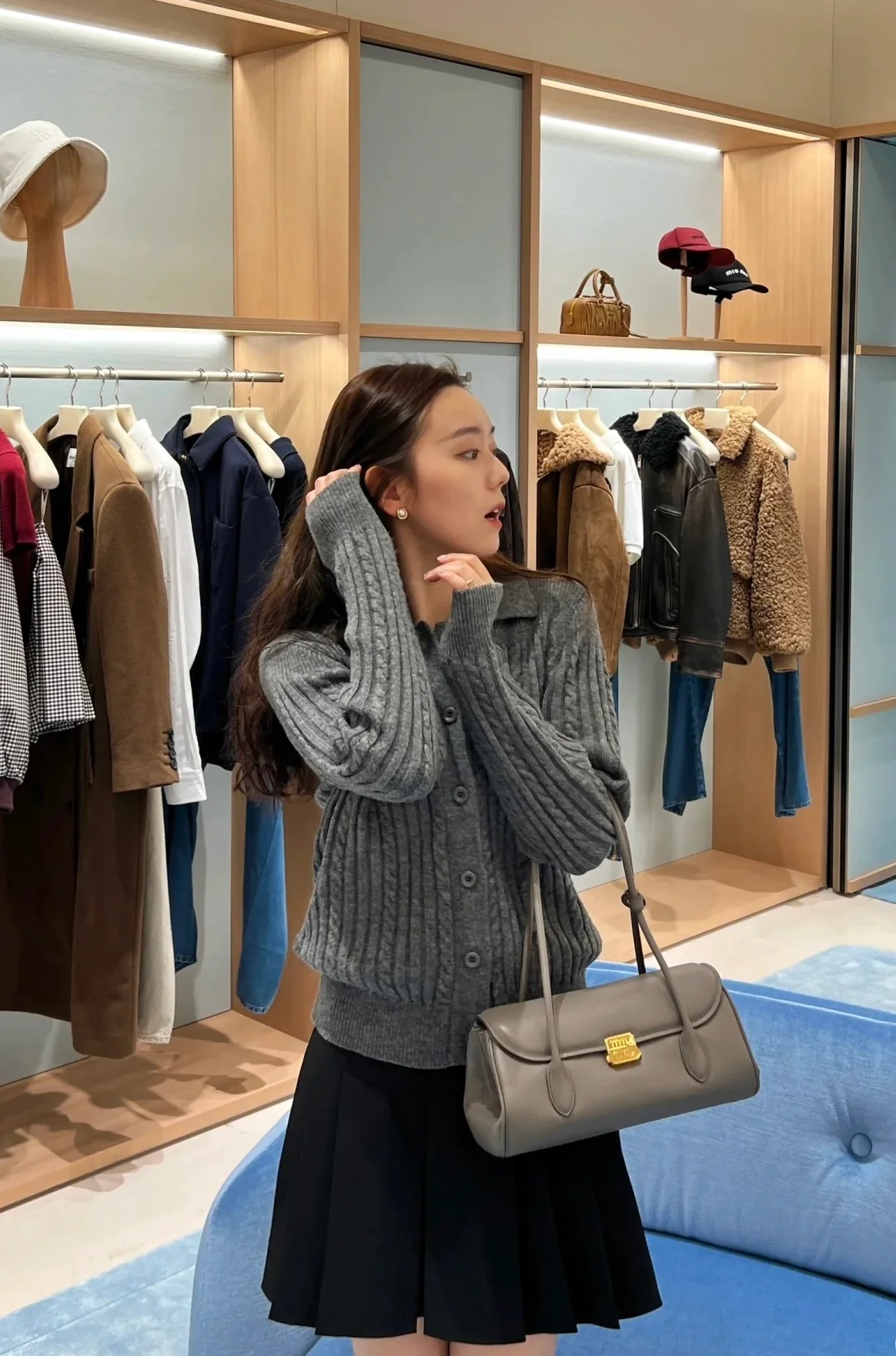 Сумка-багет Miu Miu через плечо — серая — Body Wear Sharing