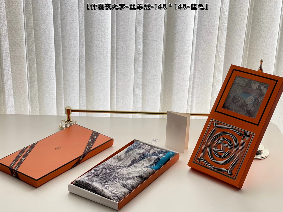 Шелково-кашемировый шарф Hermes ?Сон в летнюю ночь?, 140-2