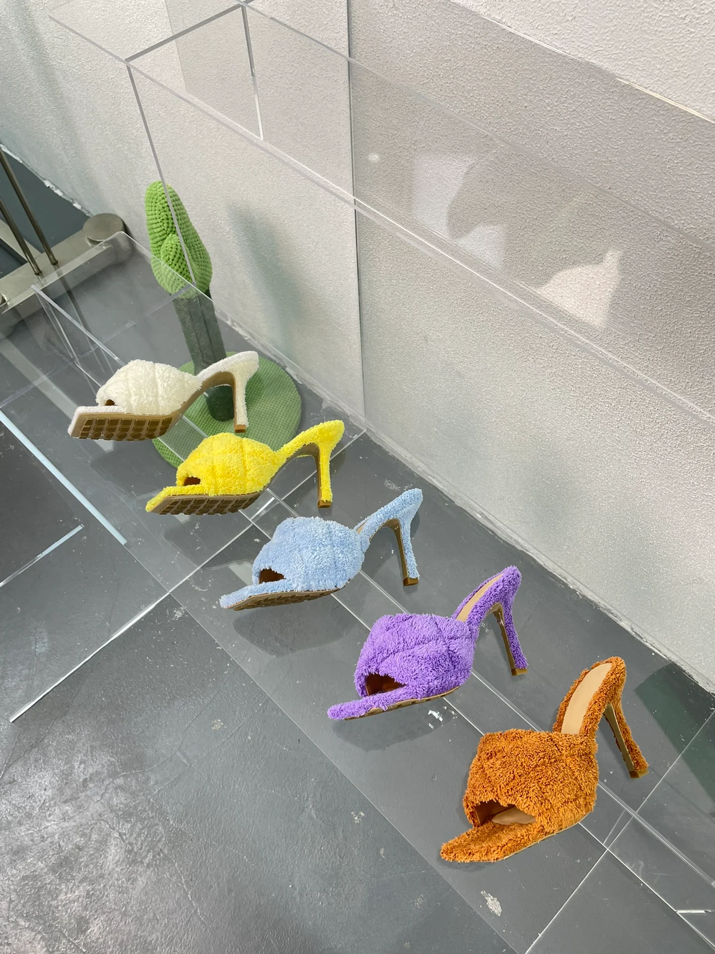 Новинка 2023 года от BV - Серия плюшевых тапочек - Тапочки на высоком каблуке - Светло-голубые