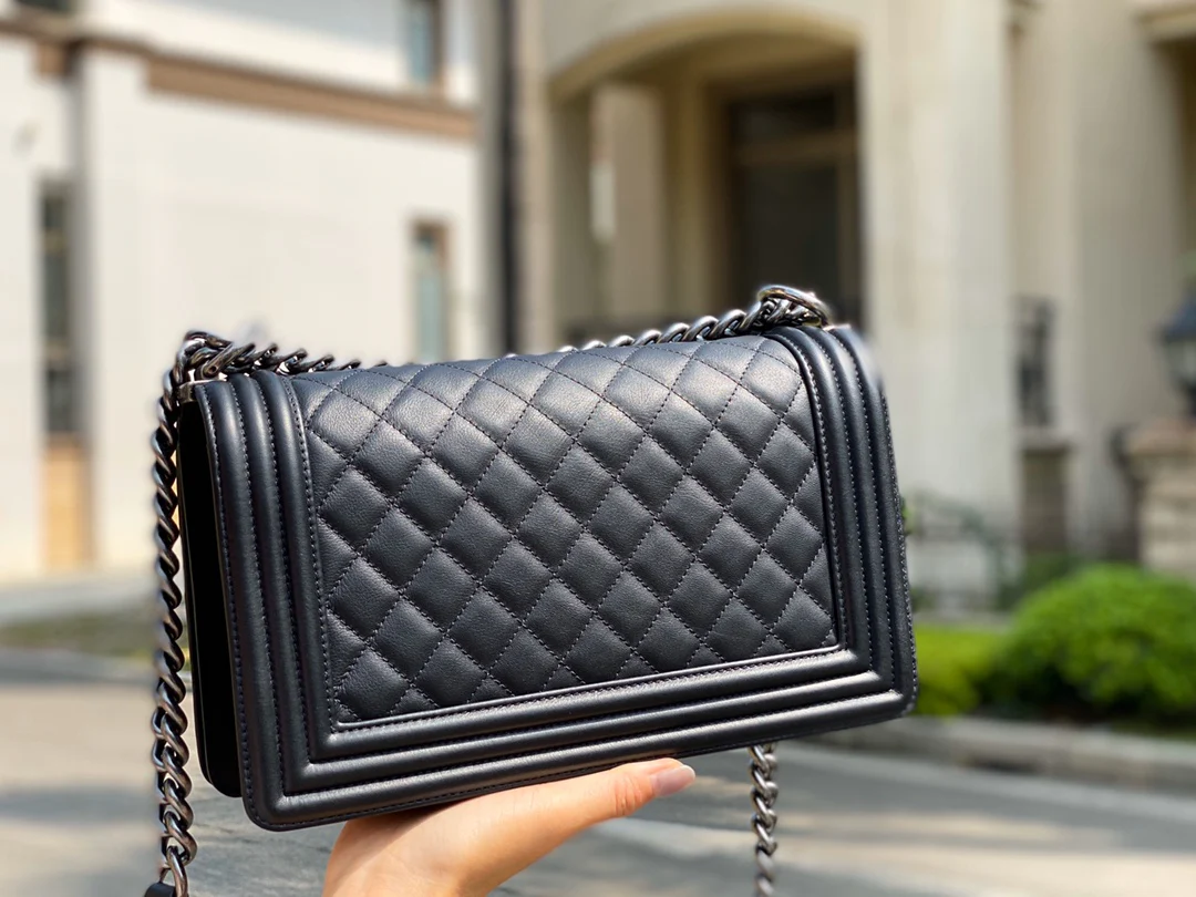 Chanel-boy-25cm-19