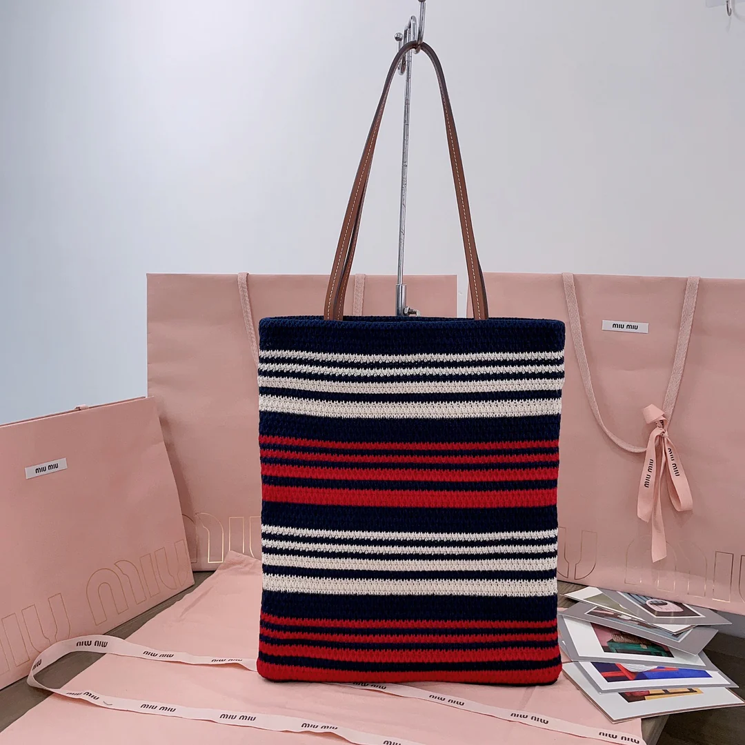 Сумка-шоппер Miu Miu из хлопковой пряжи, сотканной из соломы - маленькая