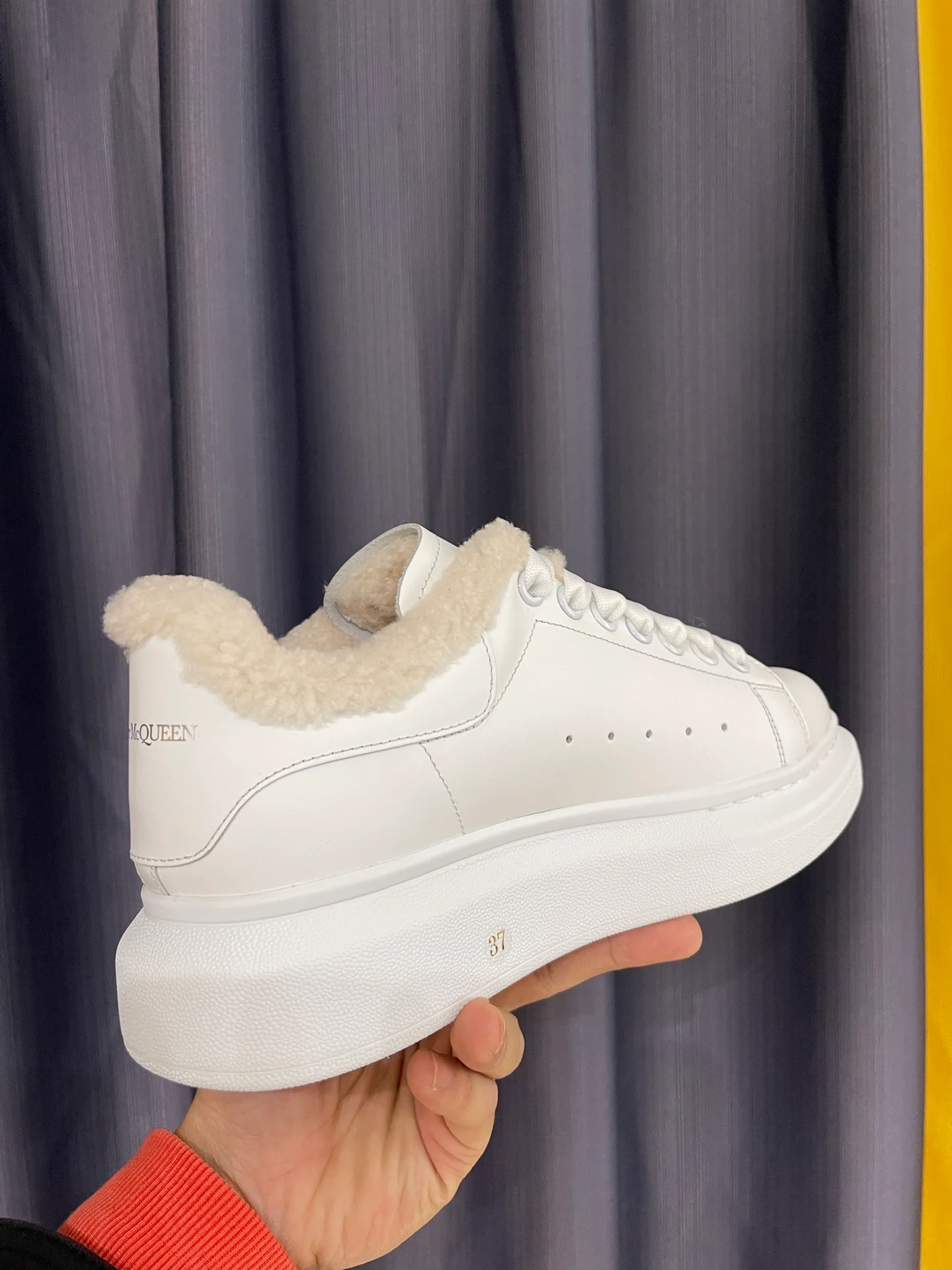 Классические белые кроссовки McQueen - Унисекс - Полностью белая кожа - Овечья шерсть - Премиум-издание - 1