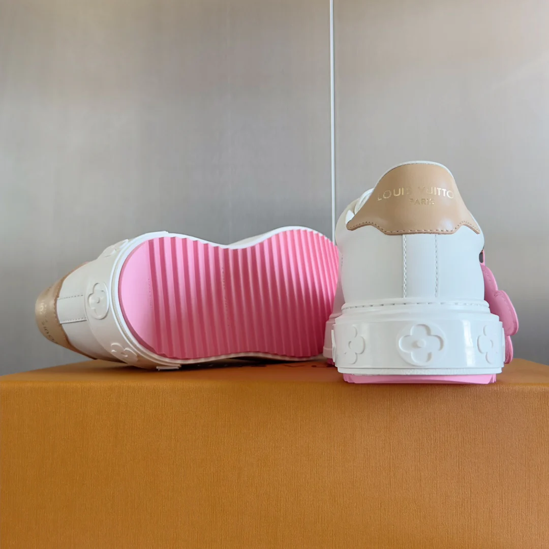 LV-2024 - Кроссовки с тиснением - Белые