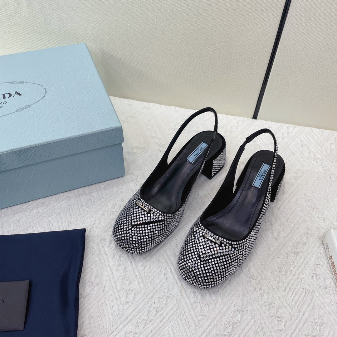 Туфли Prada - Prada - Украшены стразами - На низком каблуке - Туфли Мэри Джейн - Серебристые