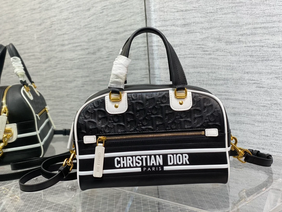 Сумка-боулинг Dior из коллекции весна/лето 2022 Vibe, средний размер 6.