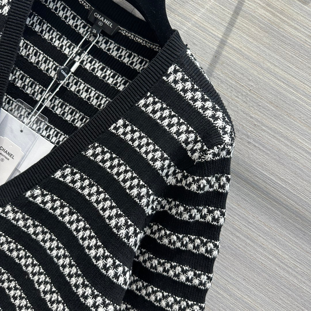 Chanel 2403 - Вязаный кардиган с V-образным вырезом - Черный