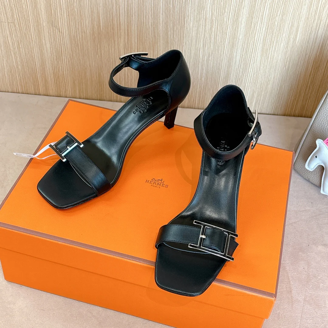 Босоножки на высоком каблуке Hermes 2024 - черные