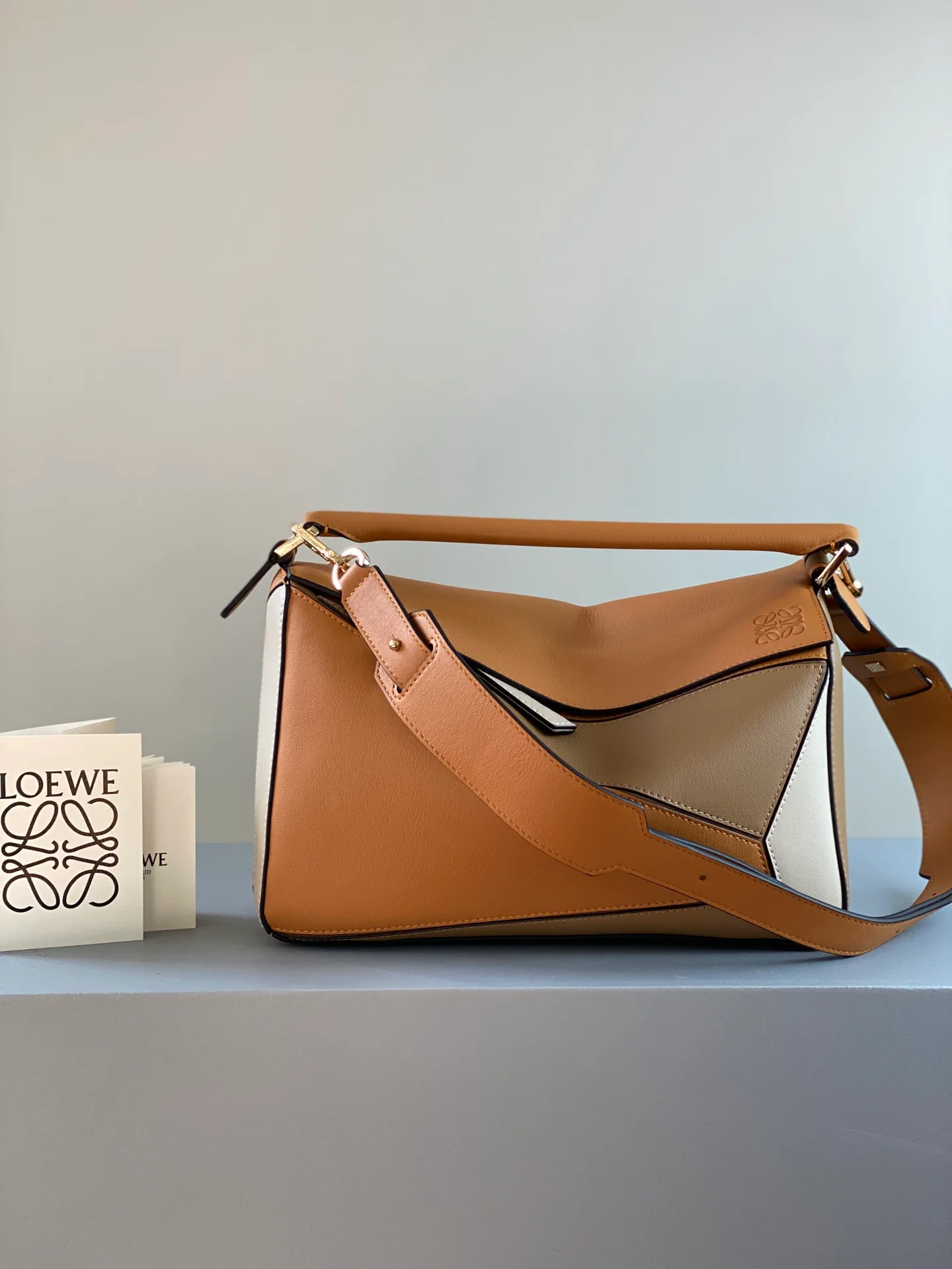 Сумка Loewe Puzzle, телячья кожа, средний размер, 15