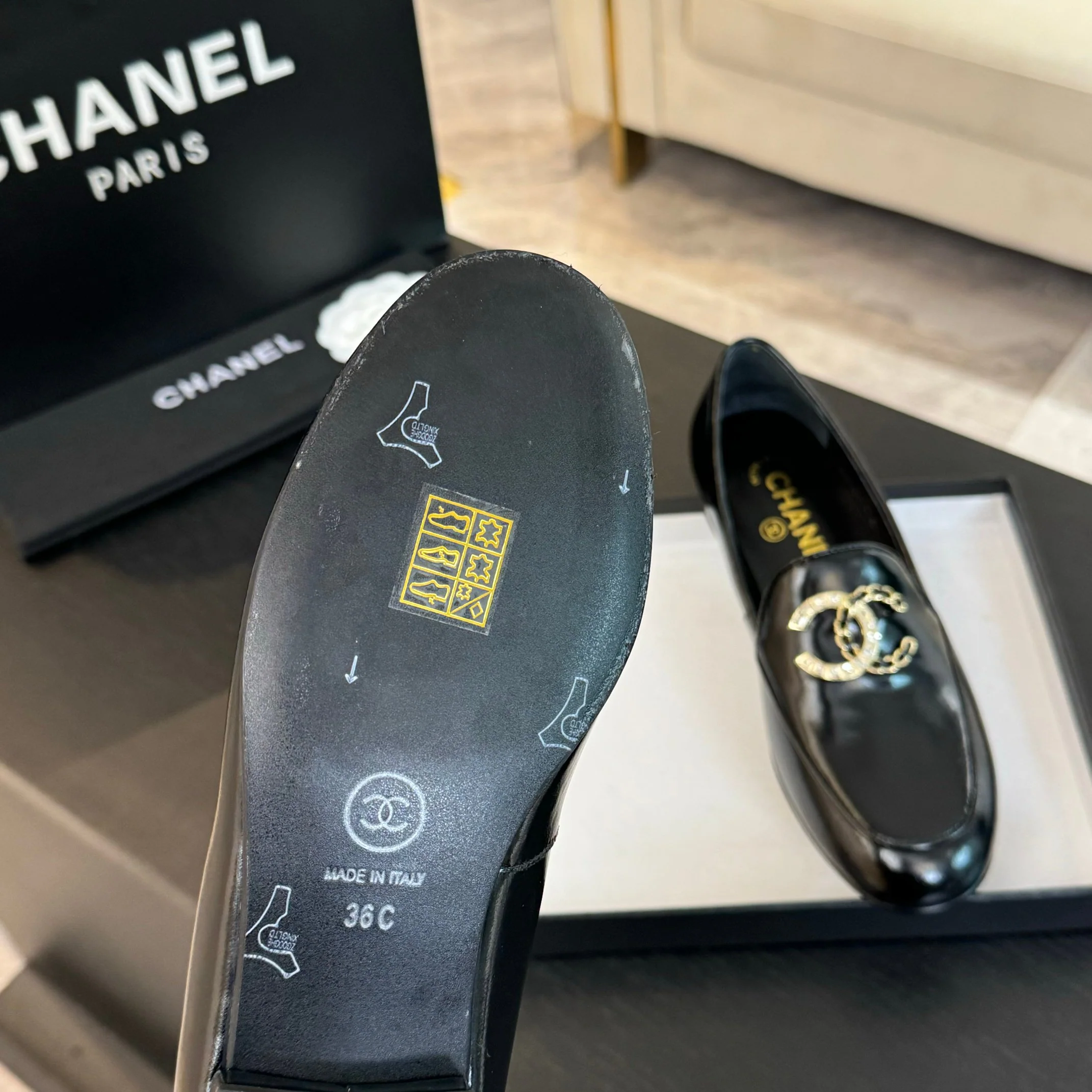 Ретро-туфли Chanel 2024 — черные